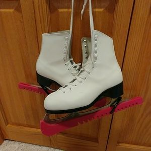 Women's ice skates